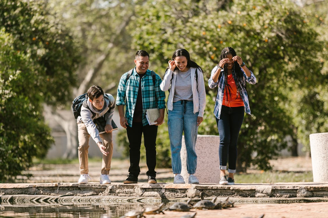 Students learning together